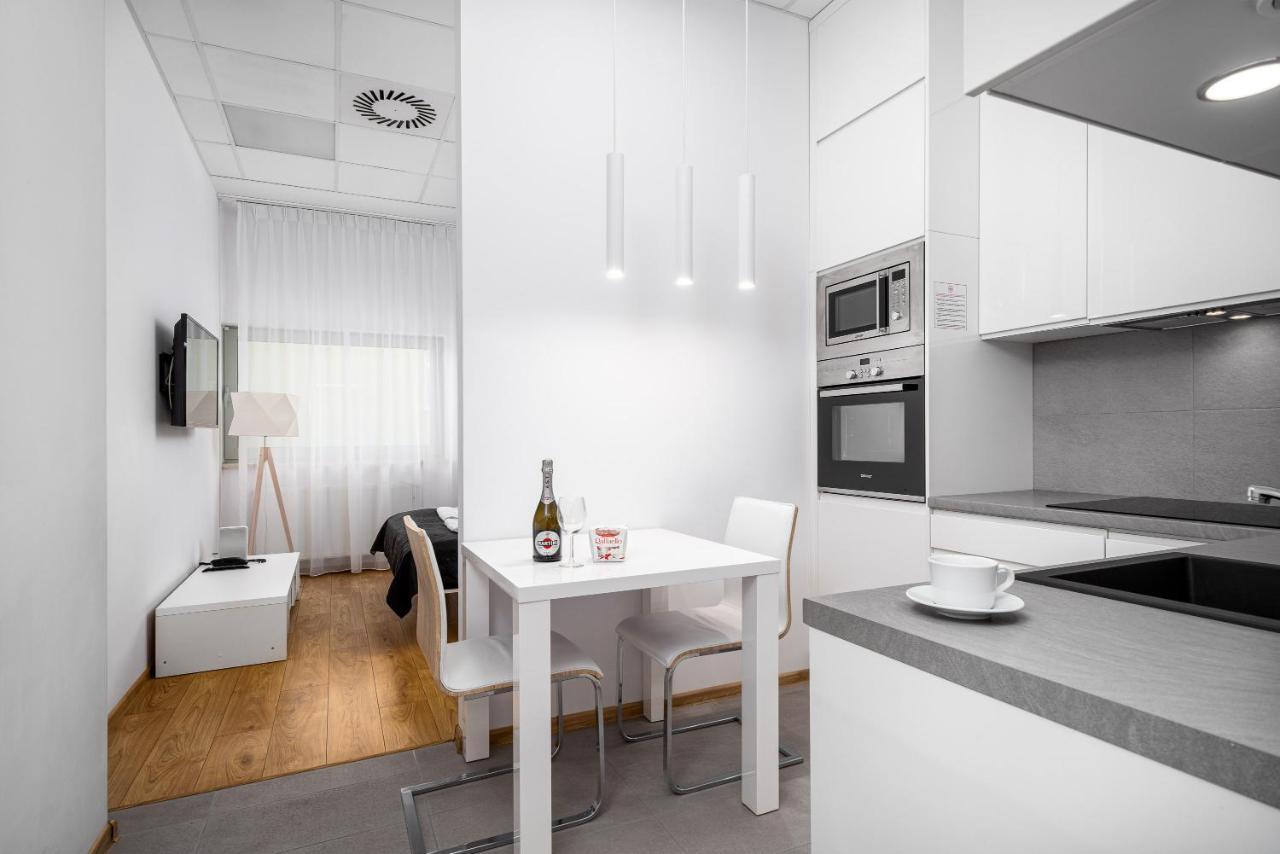 Warsaw Apartments Aleje Jerozolimskie Street מראה חיצוני תמונה